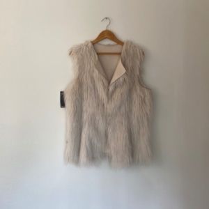 H&M Reversible Faux Fur Vest in Cream